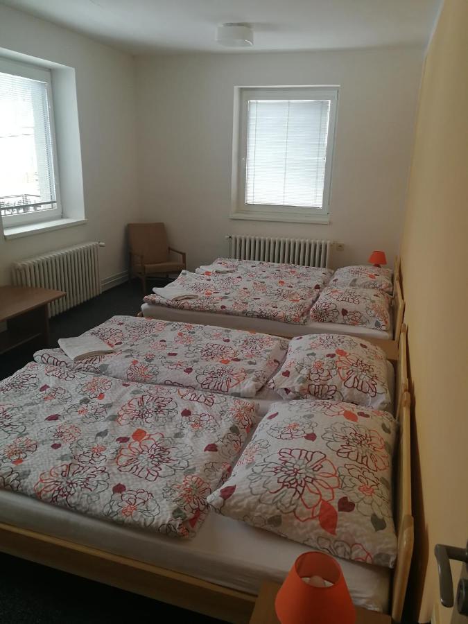 Penzion U Kluju Vestin Buitenkant foto