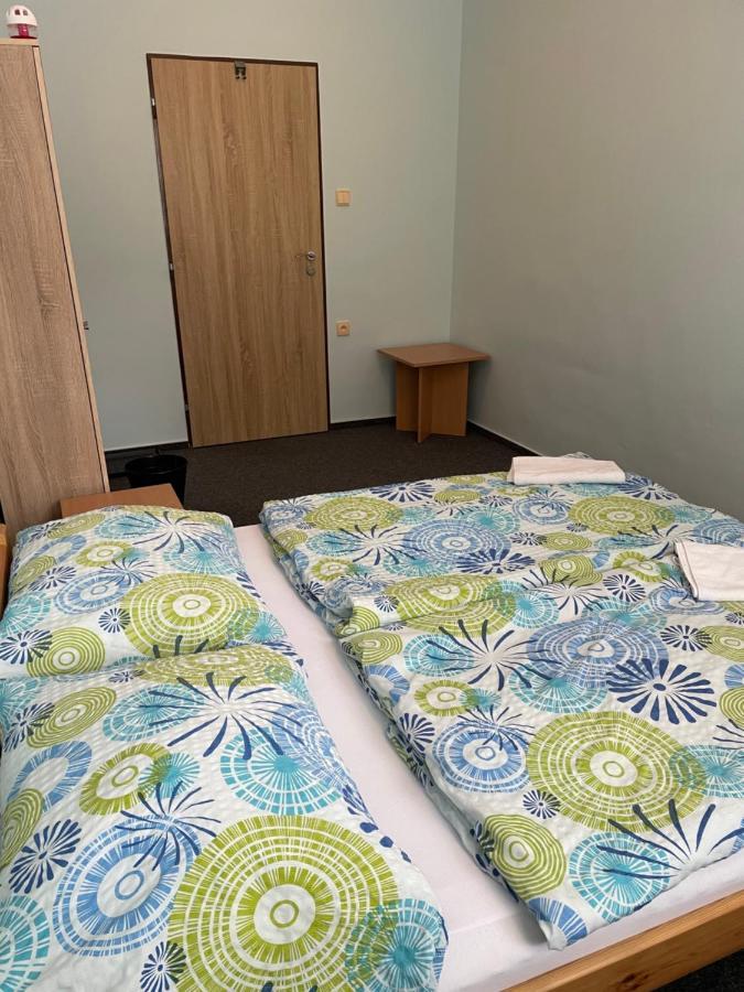 Penzion U Kluju Vestin Buitenkant foto