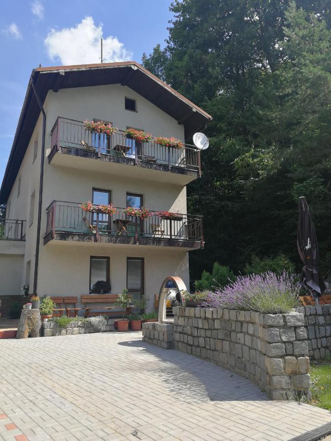 Penzion U Kluju Vestin Buitenkant foto